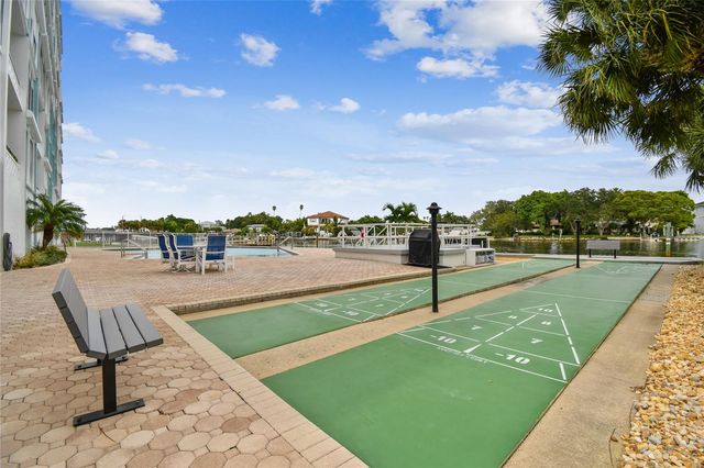 1365 N SNELL ISLE BOULEVARD NE 2E, St Petersburg, FL 33704