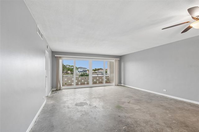 1365 N SNELL ISLE BOULEVARD NE 2E, St Petersburg, FL 33704