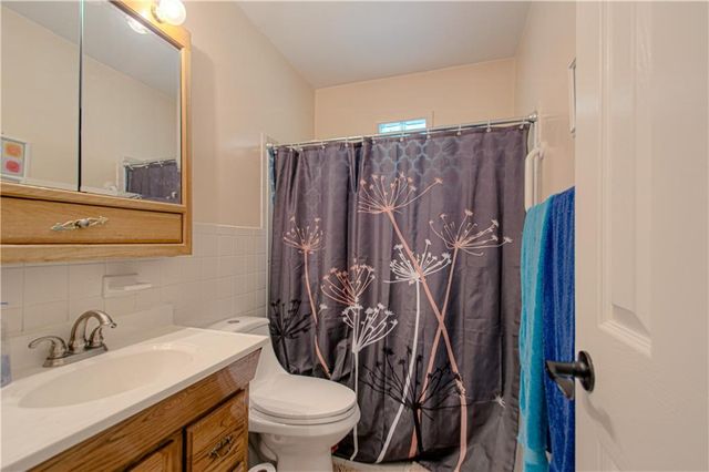6442 NW 49th Street, Kansas City, MO 64151