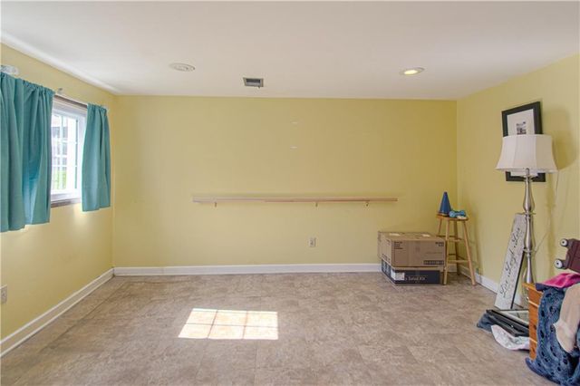 6442 NW 49th Street, Kansas City, MO 64151