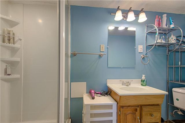 6442 NW 49th Street, Kansas City, MO 64151