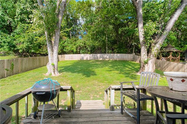6442 NW 49th Street, Kansas City, MO 64151