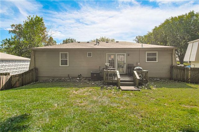 6442 NW 49th Street, Kansas City, MO 64151