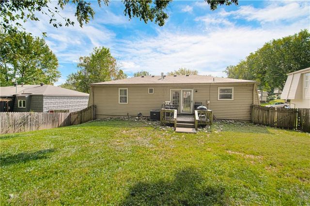 6442 NW 49th Street, Kansas City, MO 64151