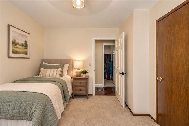 6442 NW 49th Street, Kansas City, MO 64151
