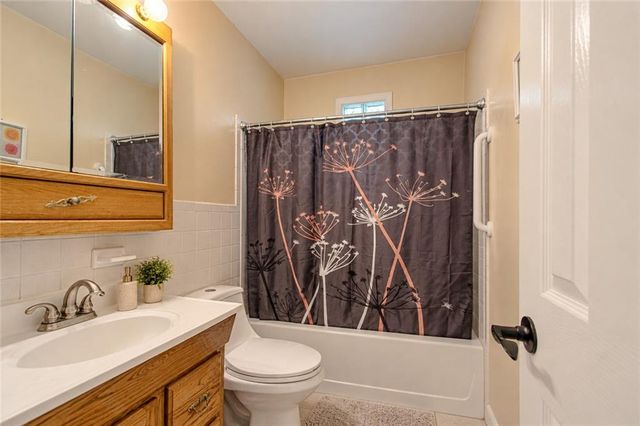 6442 NW 49th Street, Kansas City, MO 64151