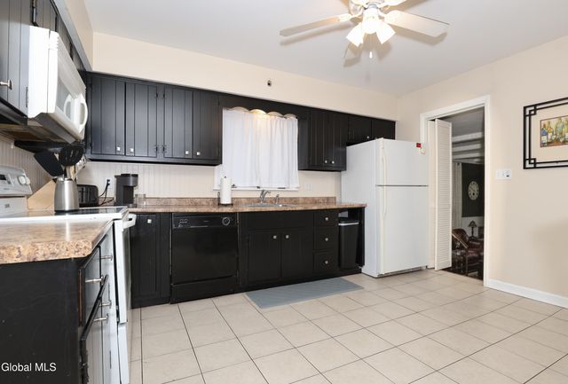 957 W Pine Hill Drive, Guilderland, NY 12303