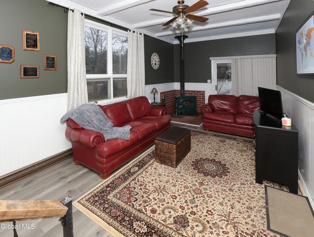 957 W Pine Hill Drive, Guilderland, NY 12303