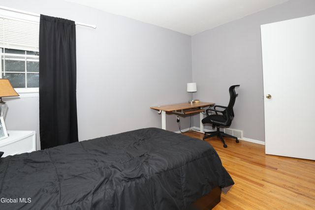 957 W Pine Hill Drive, Guilderland, NY 12303