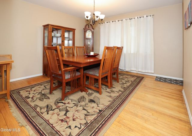 957 W Pine Hill Drive, Guilderland, NY 12303