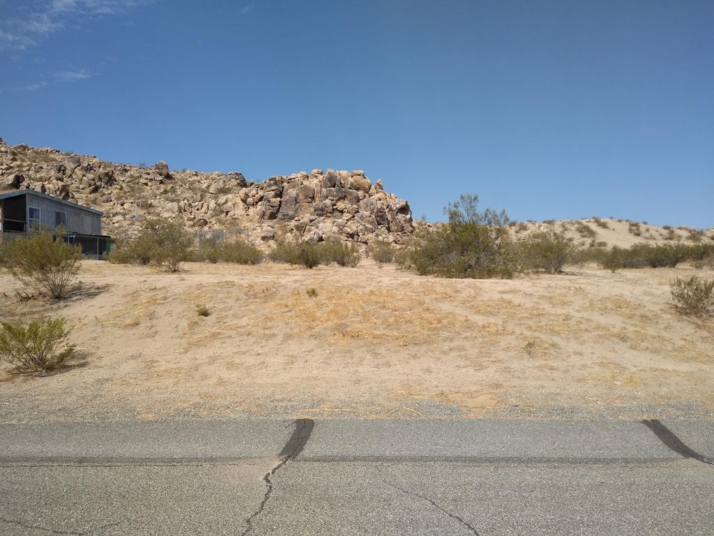 170th St East, Lake Los Angeles, CA 93591