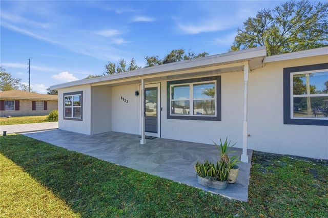 8902 W NORFOLK STREET, Tampa, FL 33615
