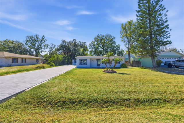 8902 W NORFOLK STREET, Tampa, FL 33615