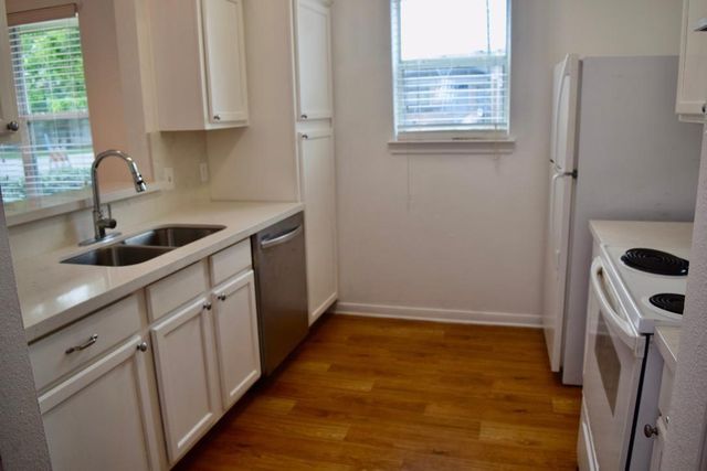 2302 Colorado Street D, Houston, TX 77007