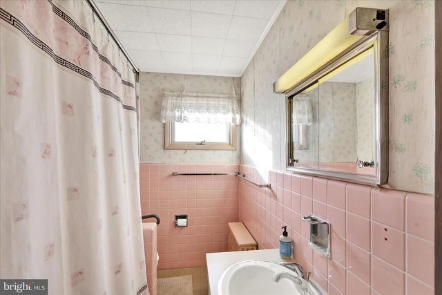 2012 SPRING ST, Reading, PA 19609