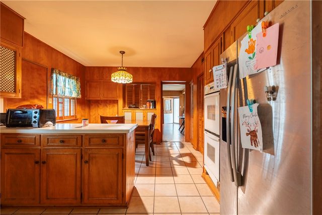 110 Barton Street, Hearne, TX 77859