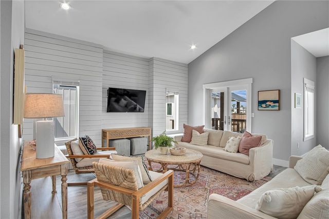 520 Twelfth St B, Port Aransas, TX 78373