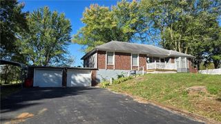 3316 S Gardner Road, Oak Grove, MO 64075