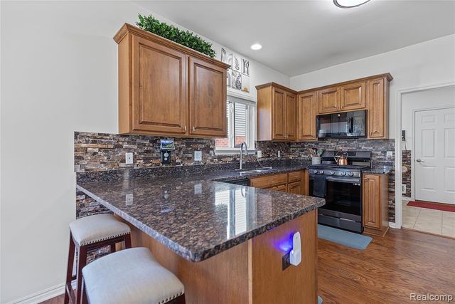 30514 Berghway Trail, Warren, MI 48092