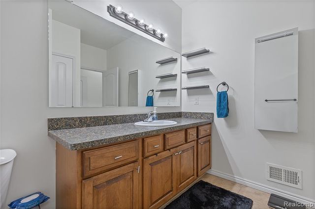 30514 Berghway Trail, Warren, MI 48092