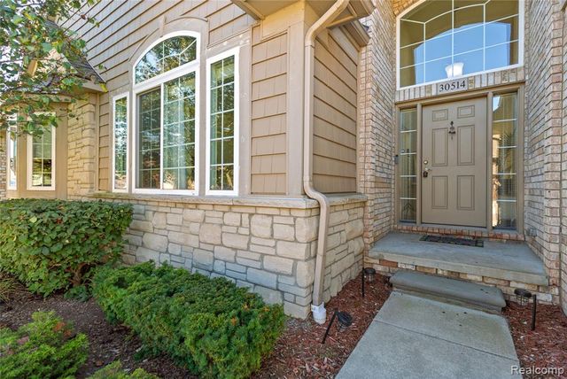 30514 Berghway Trail, Warren, MI 48092