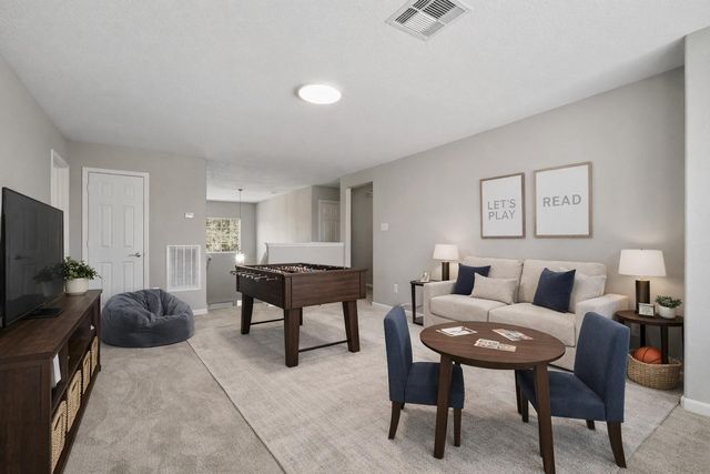 8530 E Highlands Crossing, Highlands, TX 77562