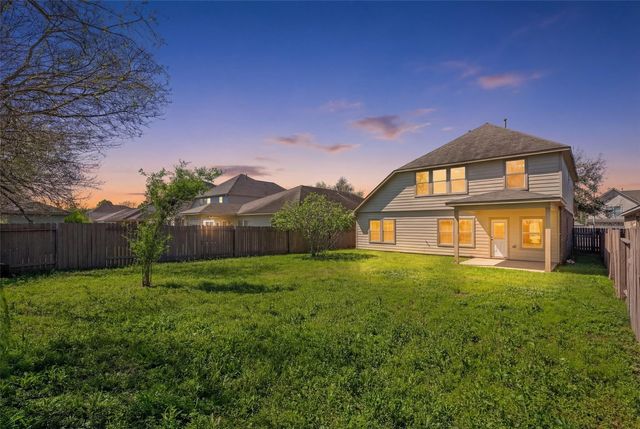 8530 E Highlands Crossing, Highlands, TX 77562