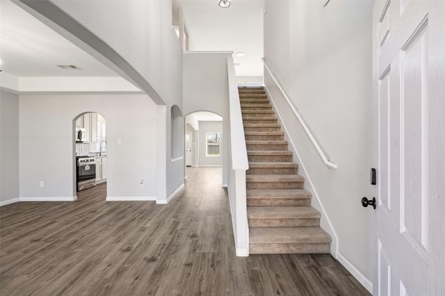 8530 E Highlands Crossing, Highlands, TX 77562