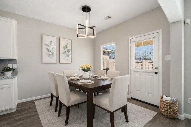 8530 E Highlands Crossing, Highlands, TX 77562