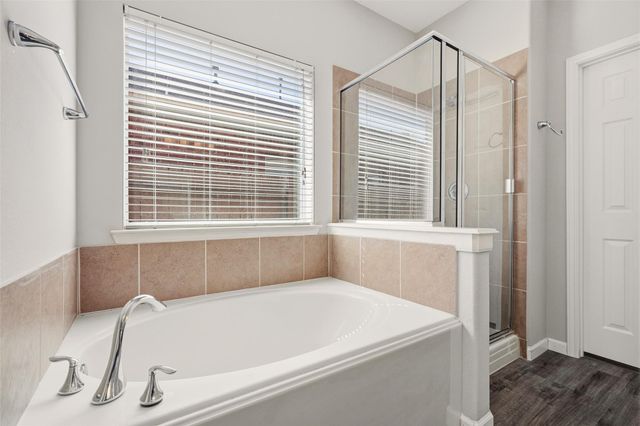 8530 E Highlands Crossing, Highlands, TX 77562