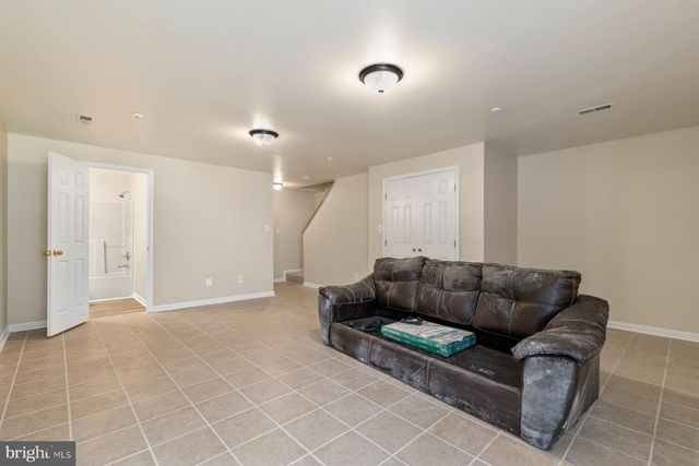 10 RED JONATHAN CT, Baltimore, MD 21208