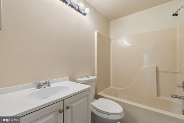 10 RED JONATHAN CT, Baltimore, MD 21208