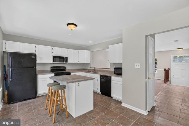 10 RED JONATHAN CT, Baltimore, MD 21208