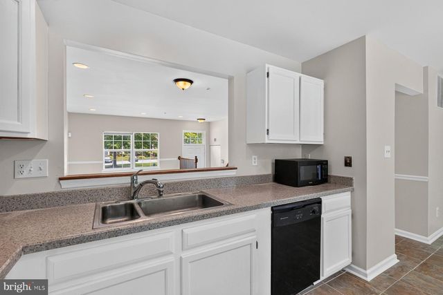 10 RED JONATHAN CT, Baltimore, MD 21208