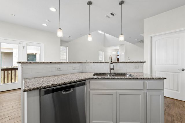 3240 E Whitestone BLVD 4, Cedar Park, TX 78613