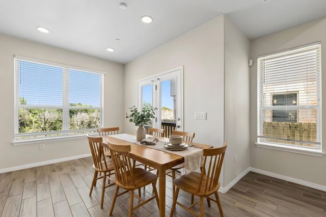 3240 E Whitestone BLVD 4, Cedar Park, TX 78613