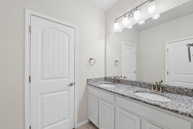 3240 E Whitestone BLVD 4, Cedar Park, TX 78613