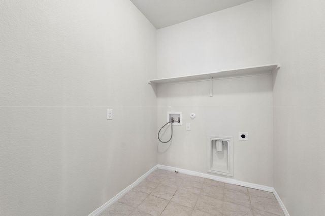 3240 E Whitestone BLVD 4, Cedar Park, TX 78613