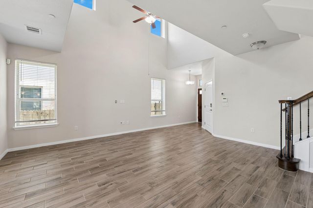 3240 E Whitestone BLVD 4, Cedar Park, TX 78613