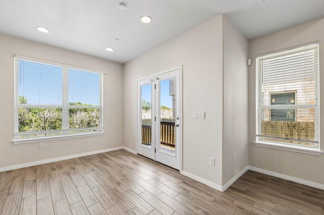 3240 E Whitestone BLVD 4, Cedar Park, TX 78613