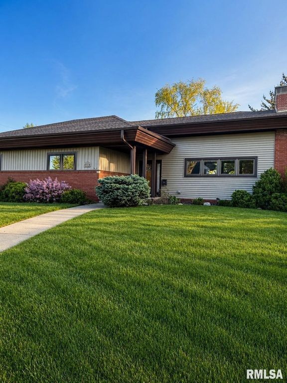 509 W CRESTWOOD Street, Peoria, IL 61614