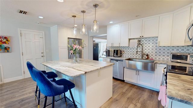 2020 YALE AVENUE, Dunedin, FL 34698