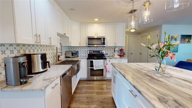 2020 YALE AVENUE, Dunedin, FL 34698