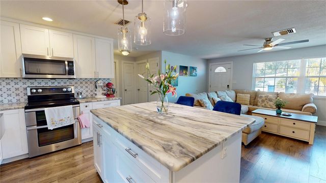 2020 YALE AVENUE, Dunedin, FL 34698