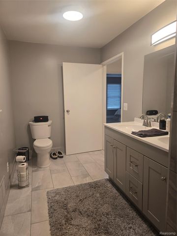 35050 Newport Court, New Baltimore, MI 48047