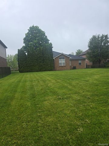 35050 Newport Court, New Baltimore, MI 48047