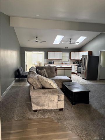35050 Newport Court, New Baltimore, MI 48047