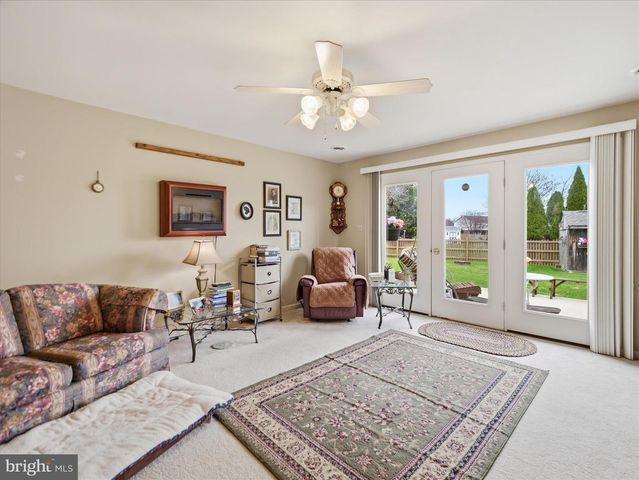 112 PLANTATION DR, Hagerstown, MD 21740