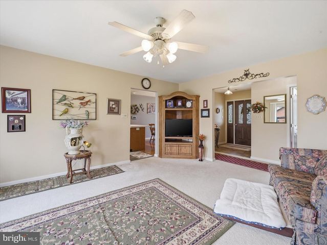 112 PLANTATION DR, Hagerstown, MD 21740