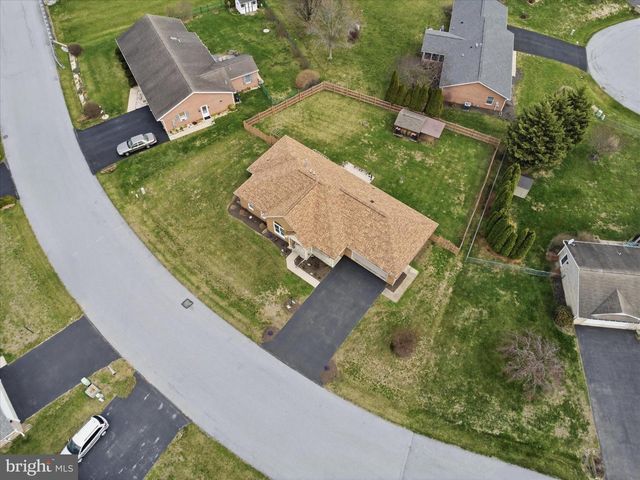 112 PLANTATION DR, Hagerstown, MD 21740